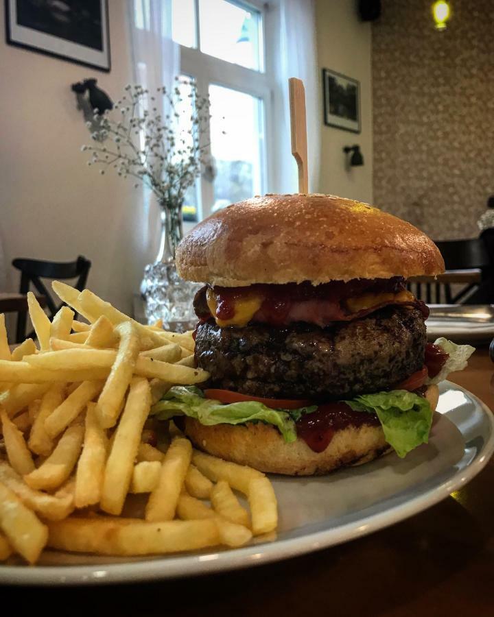 Penzion A Restaurace U Reky Ledeč nad Sázavou Extérieur photo