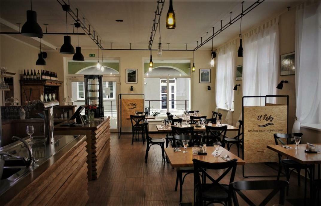 Penzion A Restaurace U Reky Ledeč nad Sázavou Extérieur photo