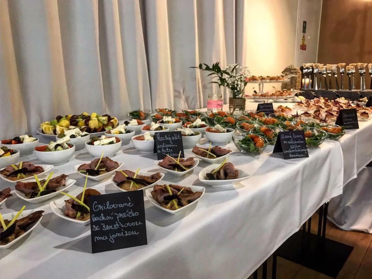 Penzion A Restaurace U Reky Ledeč nad Sázavou Extérieur photo