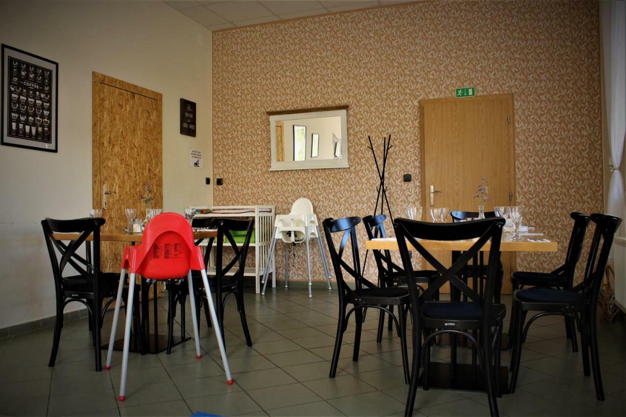 Penzion A Restaurace U Reky Ledeč nad Sázavou Extérieur photo